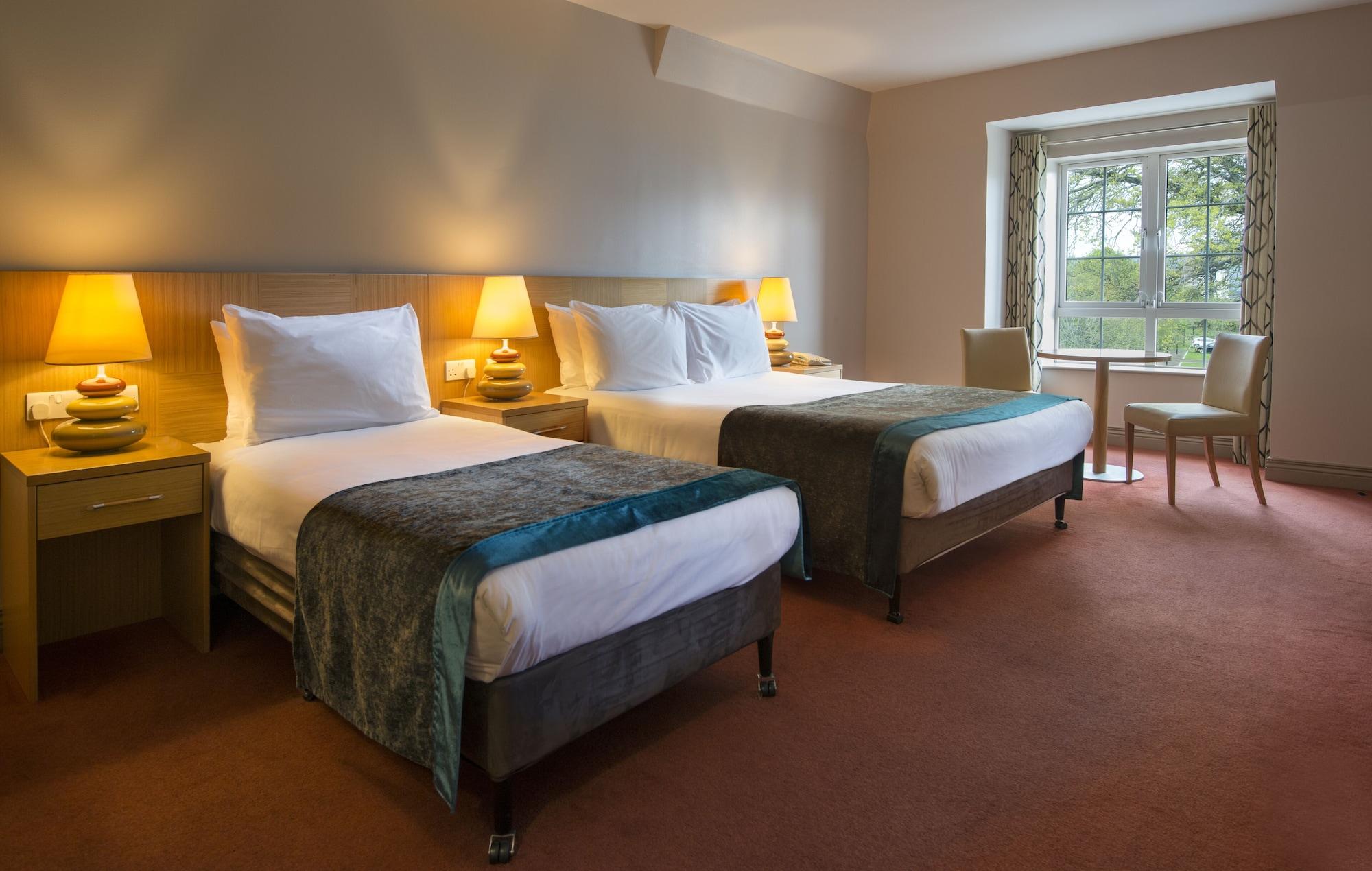 Innisfallen Hotel คิลลาร์นีย์ ภายนอก รูปภาพ