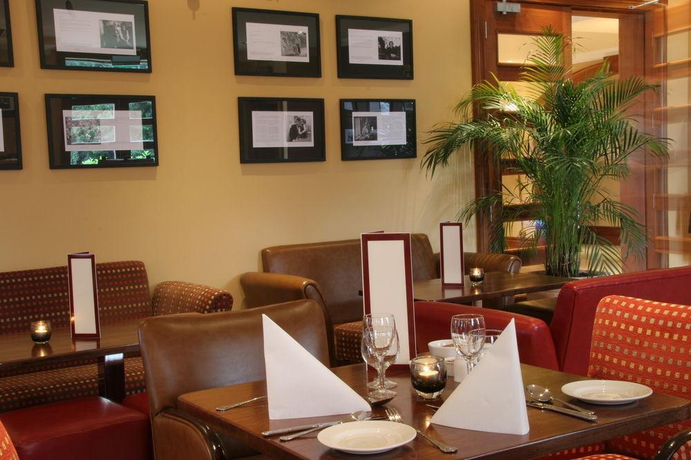 Innisfallen Hotel คิลลาร์นีย์ ภายนอก รูปภาพ