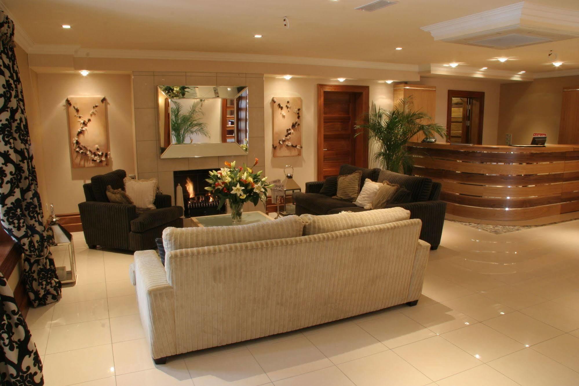 Innisfallen Hotel คิลลาร์นีย์ ภายนอก รูปภาพ