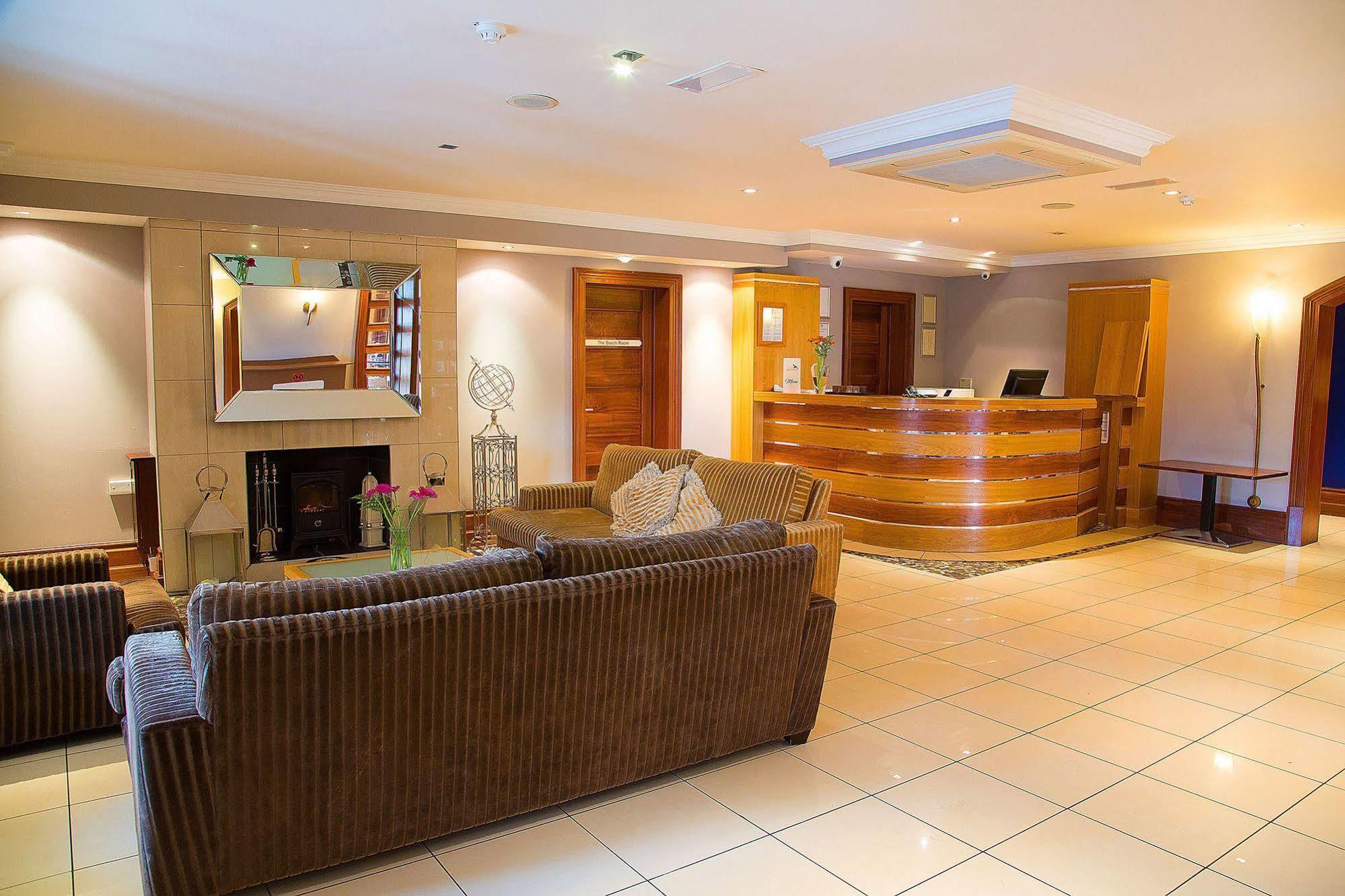 Innisfallen Hotel คิลลาร์นีย์ ภายนอก รูปภาพ