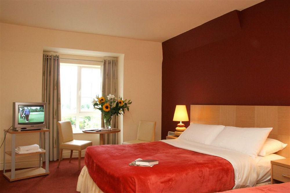 Innisfallen Hotel คิลลาร์นีย์ ภายนอก รูปภาพ